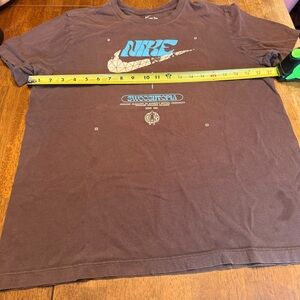 Nike Graphic T-Shirt “Swoosh Infra” Sneaker Culture Tee Brown Adult Sixe S